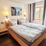 호텔 Turmhotel Zum Erasmus 3*